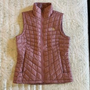 Light pink north face vest